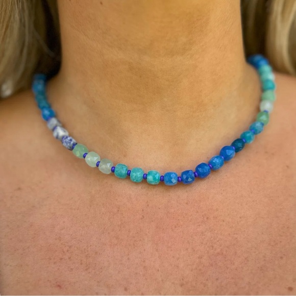 Treasure Jewels Gemstone Necklace - Picture 3 of 5